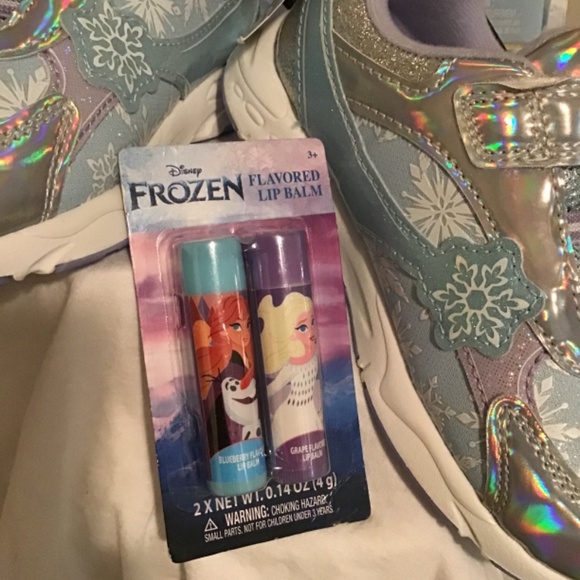 🔥Best offers, Disney’s Frozen, size 11 NWT, includes dolls & Lip balm, see pic. - Picture 3 of 7